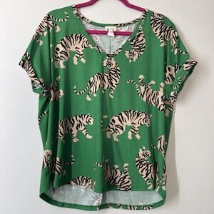 BiBi Kelly Green Tiger Graphic Tee Size Small Trendy Animal Print Boutique Vibe